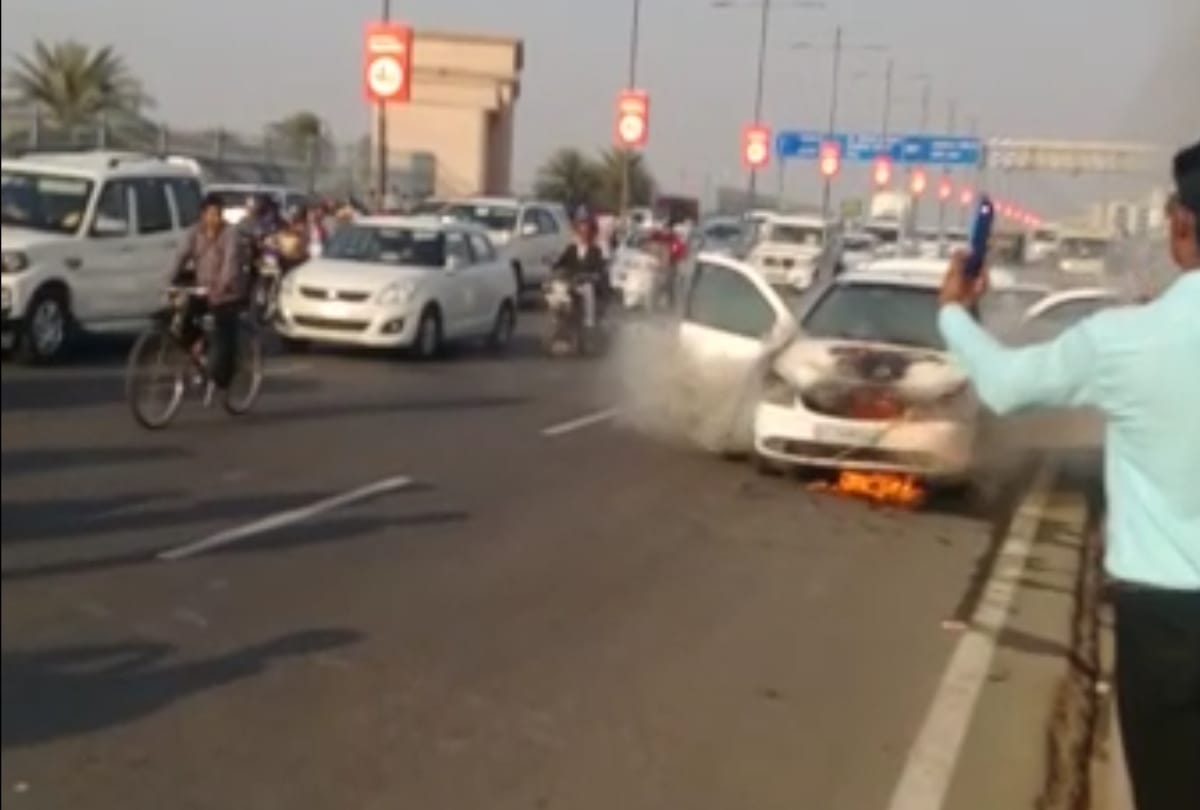 car caught fire due to a short circuit in ac 