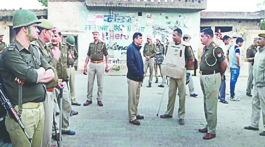 UP: attack on policemen, police force deployed