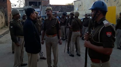 UP: attack on policemen, police force deployed