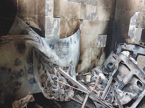 maruti showroom and workshop caught fire 