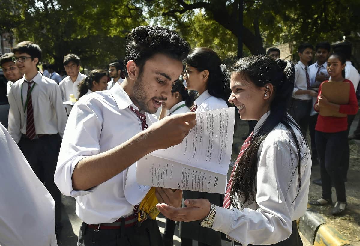 CBSE Exam Datesheet Not Clashing with JEE Main but Students are in Trouble and worry about jee exam centers