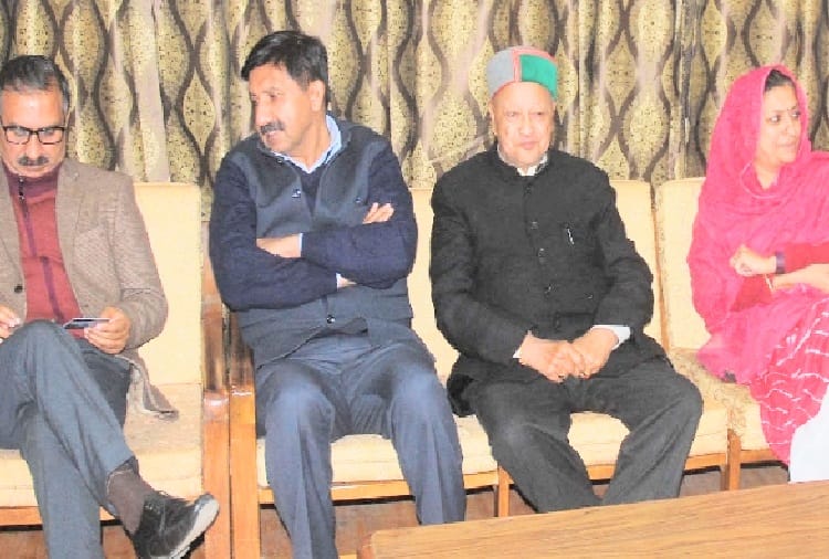 himachal congress mla's meeting decision