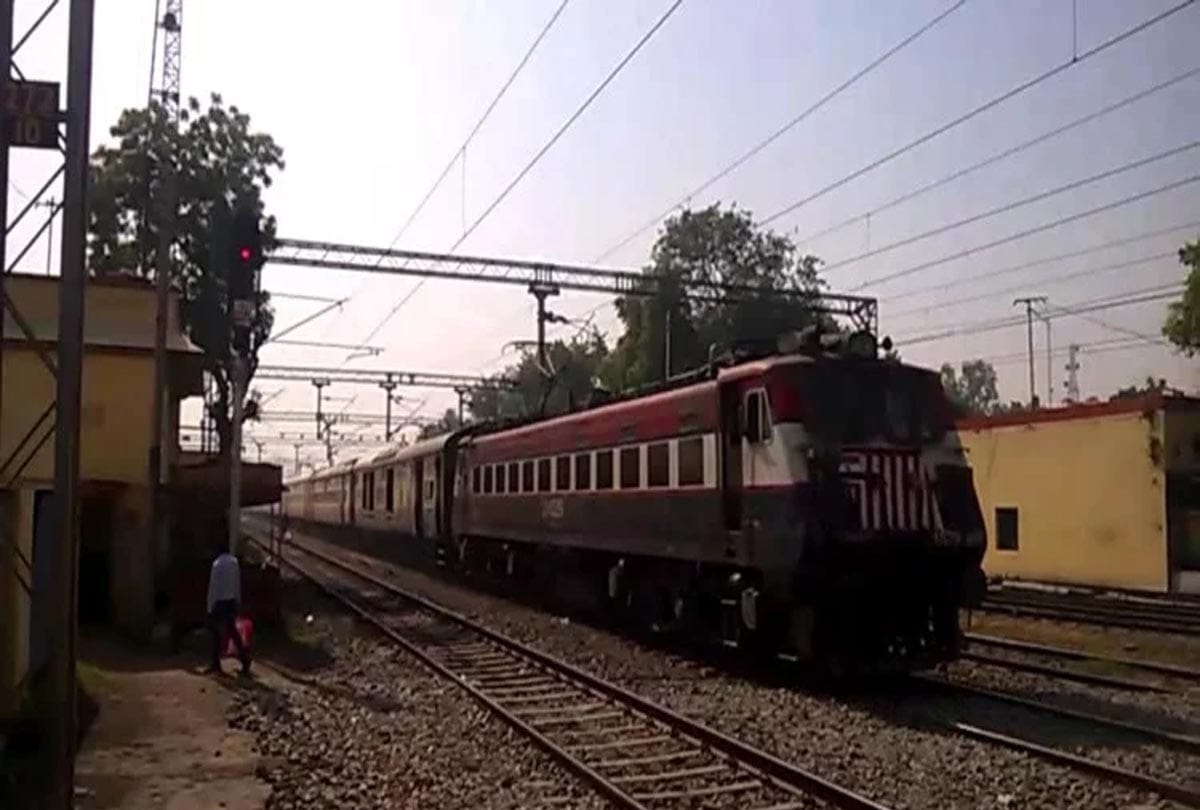 Train wandered off in kanpur