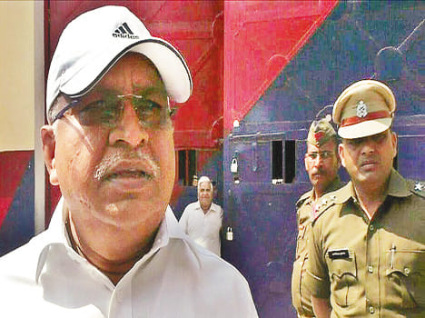 Inmate prisoners in orai prison, shift in 11 other districts