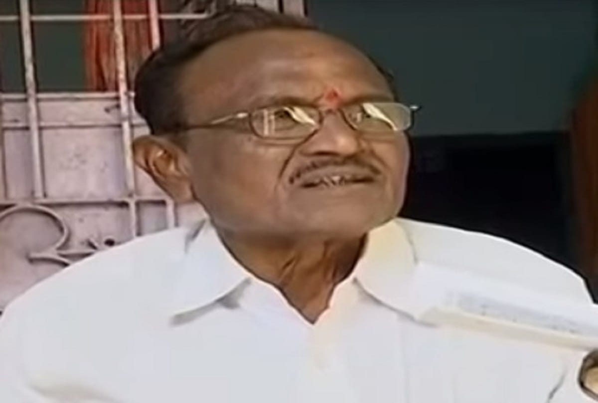 Muguda Suryanarayan Achary- lives in a rented house but donated 2.3 acres of land for the poor
