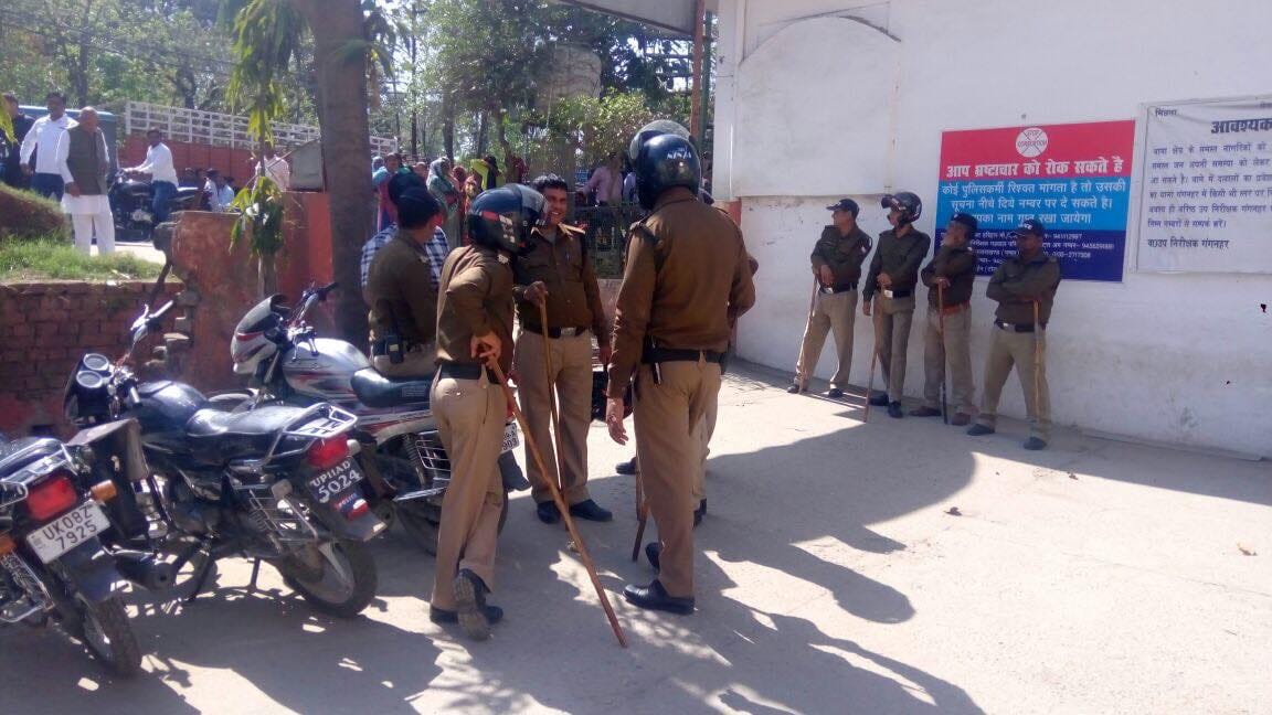 fight between mayor and parshad in roorkee