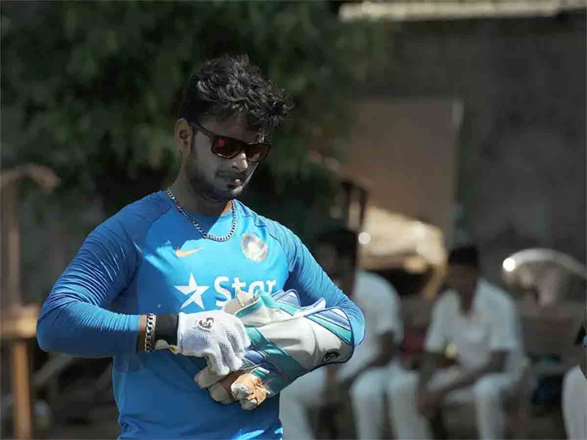 rishabh pant have the ability to become number one wicketkeeper batsman says tarak sinha