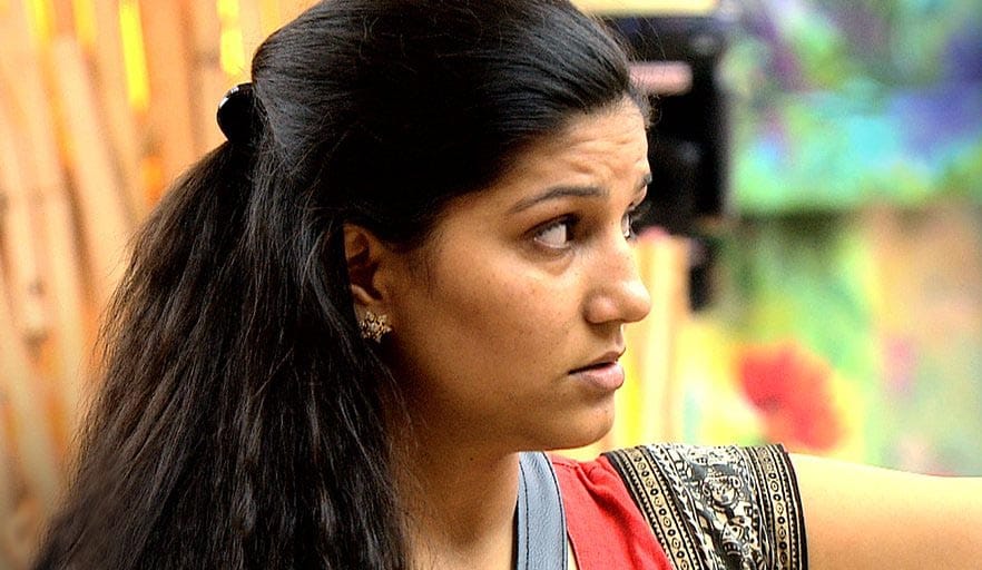 sapna chaudhary insulted in delhi on holi, police interrupted dance show in between