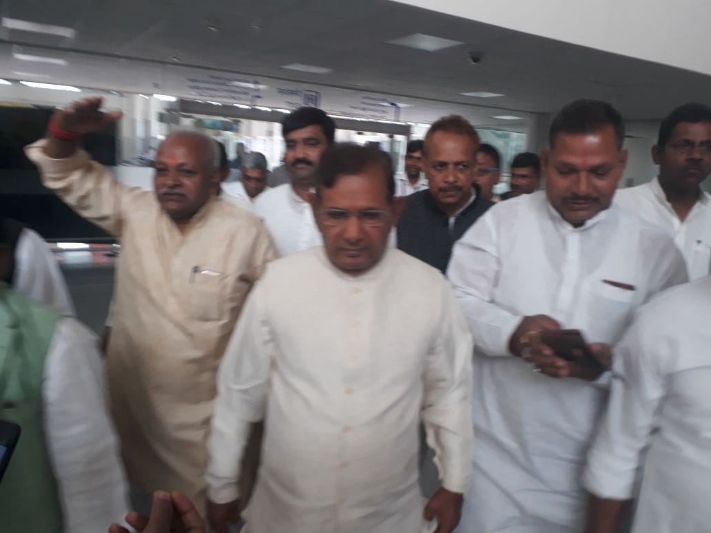 sharad yadav says that PM modi speech is not relevant for earth