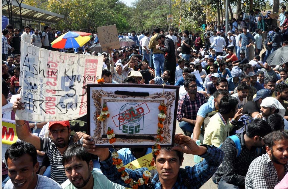 Despite the order of CBI probe, the students still on protest