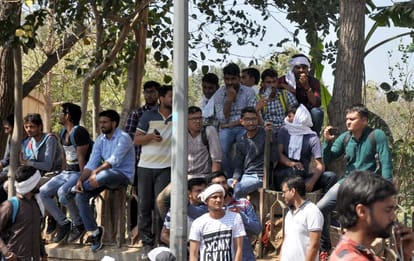Despite the order of CBI probe, the students still on protest