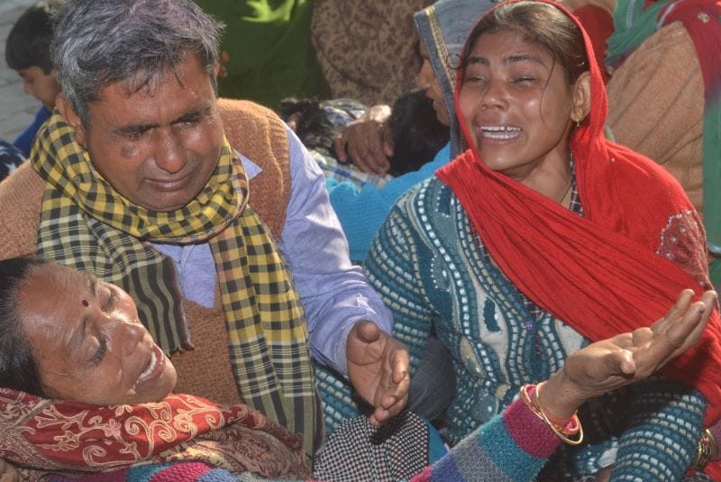 ट्रक की टक्कर से चाचा-भतीजे की मौत