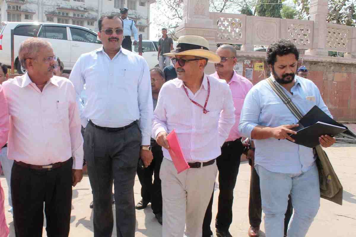  preparation in varanasi for make memorabel visit of french president