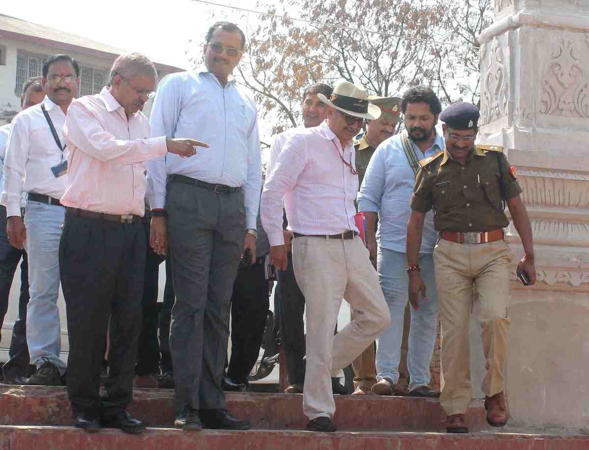  preparation in varanasi for make memorabel visit of french president