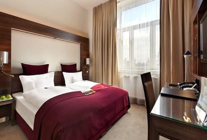 Pilibhit SOG raid, lover couple caught in hotel At bareilly