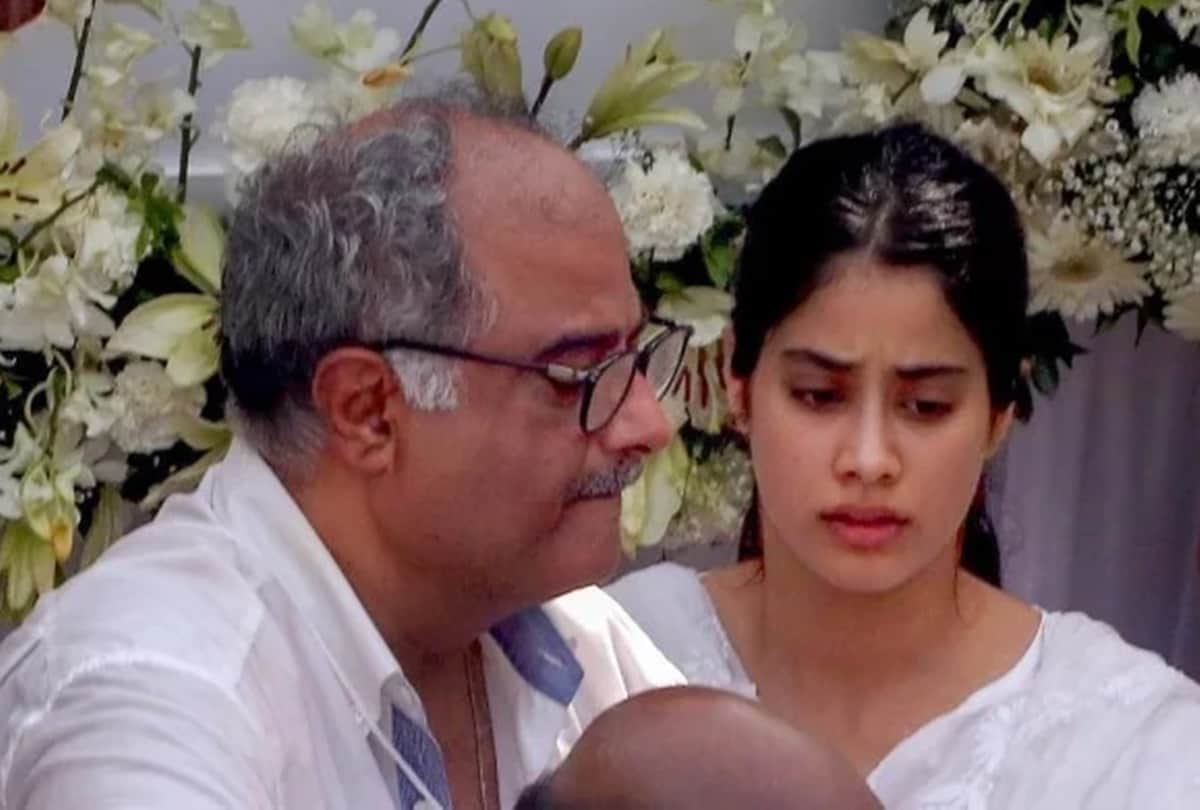 janhvi kapoor celebrate birthday without her mom sridevi
