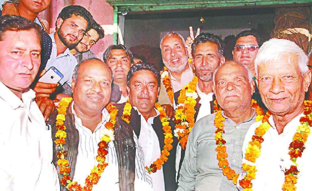 Select 12 directors of Shamli Purchase Sales Committee