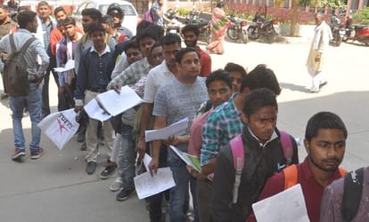 college director protest in agra university campus