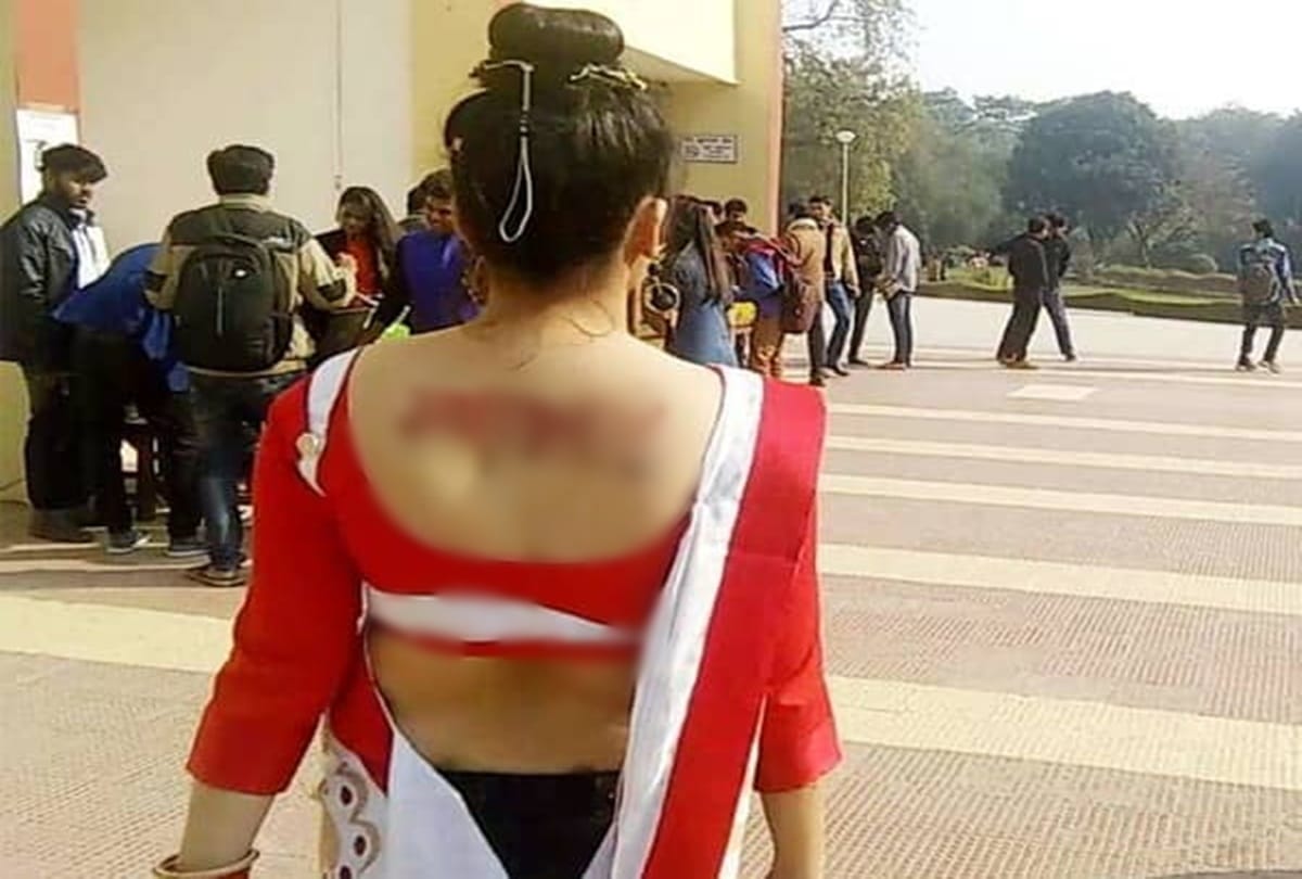 Photo being viral of a girl who Tattooed something on her back 