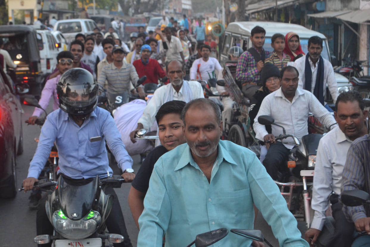Does not have overbridge, traffic jam