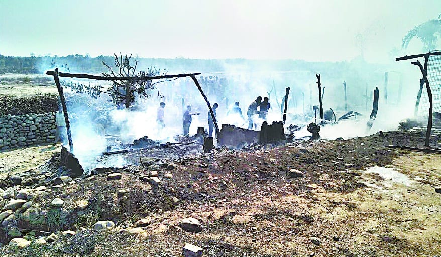 Armaan also with furnishings burned by burning fire, earning sweat