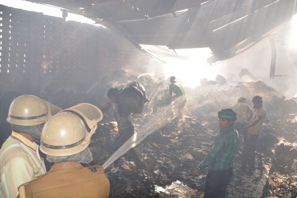 firozabad fire in glass factory 
