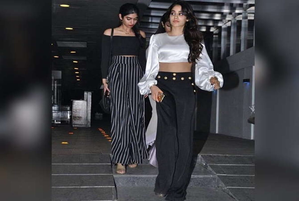 Jhanvi Kapoor last year birthday pics with mom sridevi