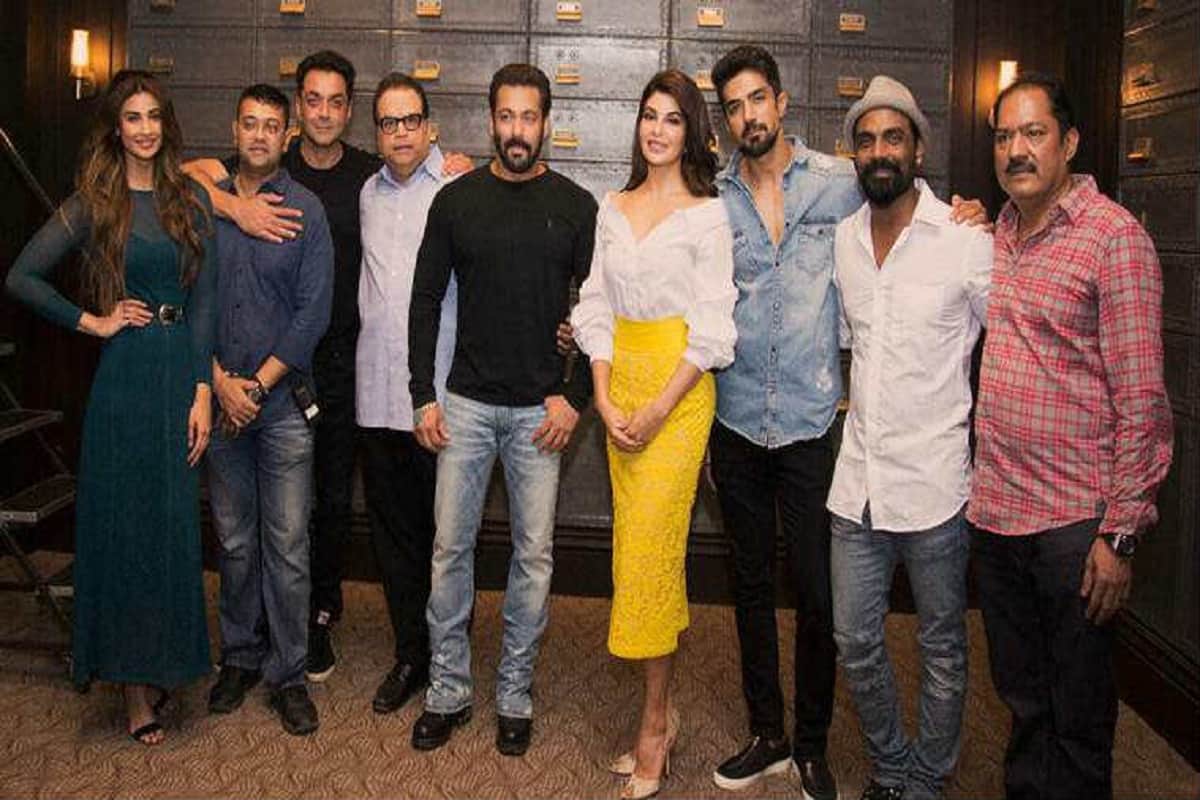 Leaked video and photos from Salman Khans Race 3 set