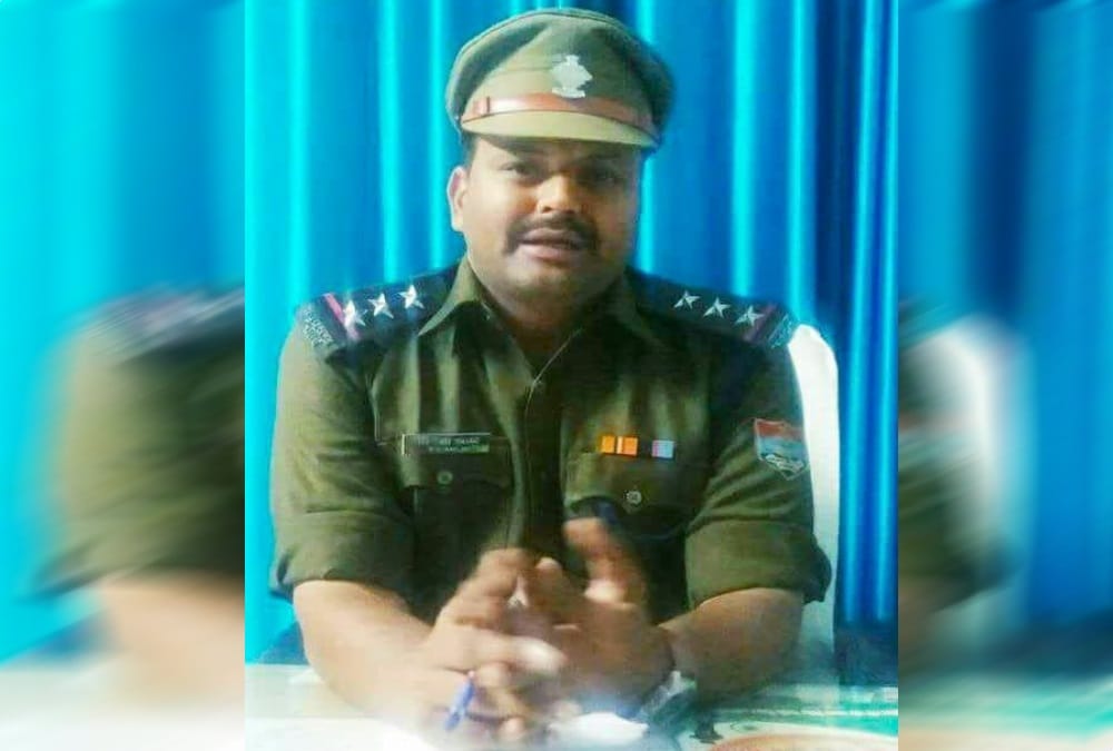 uttarakhand policeman teach youths to Competitive examinations