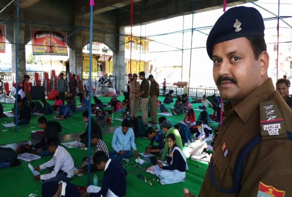 uttarakhand policeman teach youths to Competitive examinations