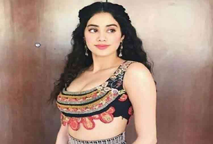 jhanvi kapoor birthday 10 unseen gorgeous images