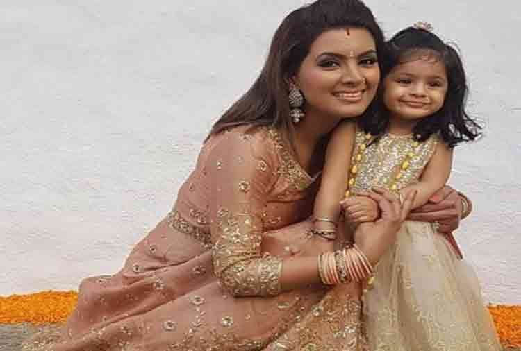 harbhajan singh wife geeta basra new photoshoot with daughter hinaaya viral in social media