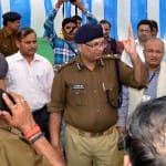 राष्ट्रपति के आगमन की तैयारियों का जायजा लेते आईजी, कमिश्नर अादि