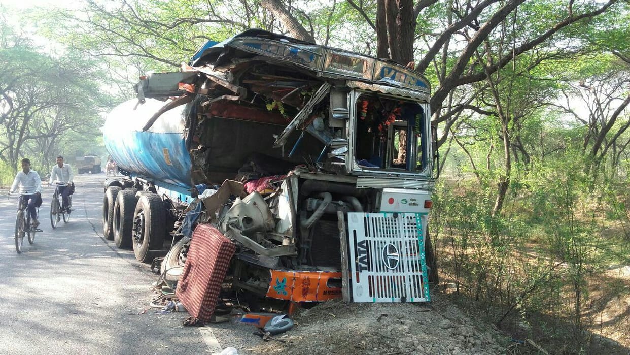 driver and helper died in road accident