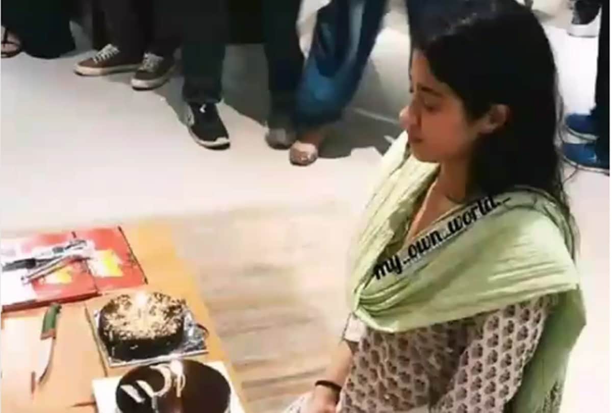 sridevi daughter janhvi kapoor birthday pictures and video viral on social media