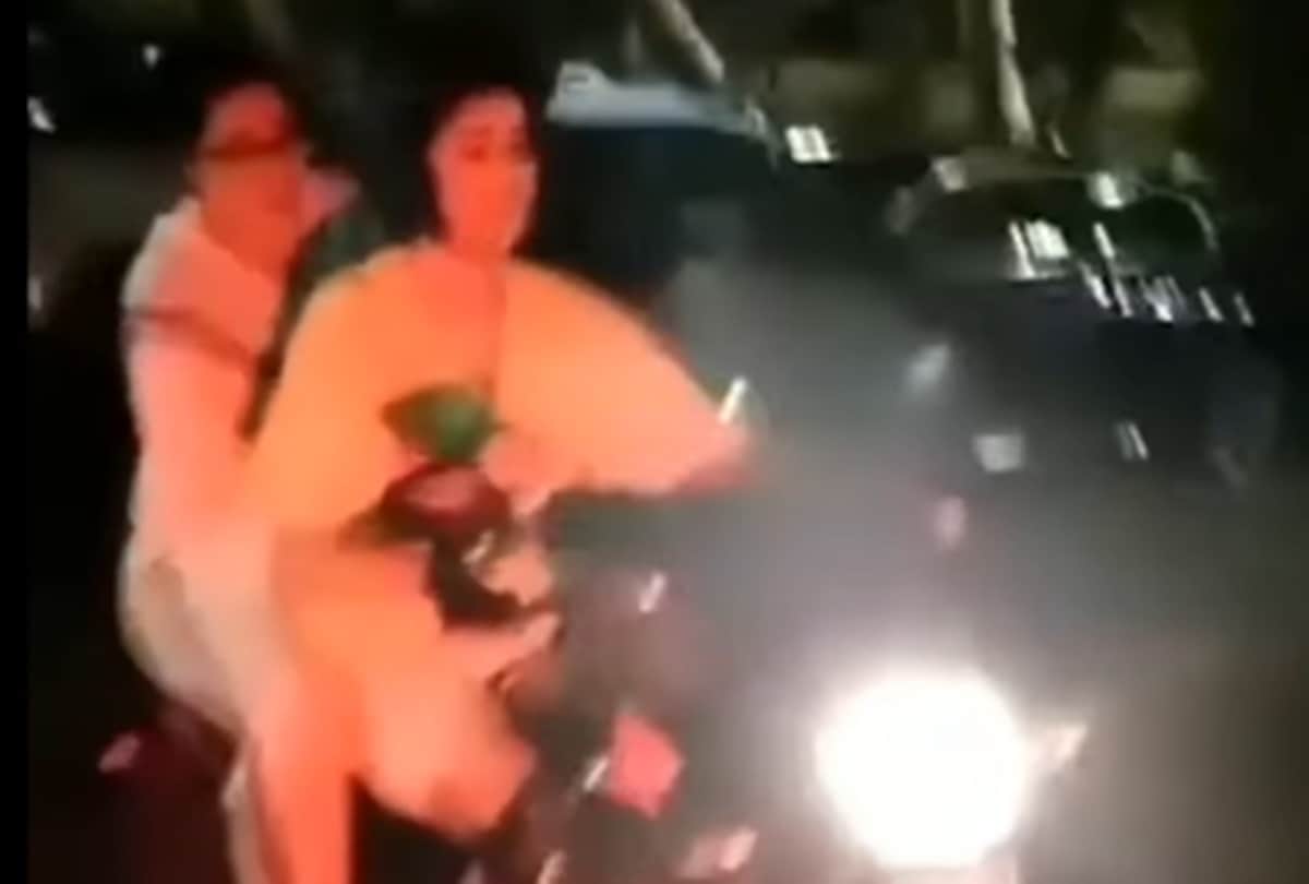 dhadak actress janhvi kapoor bike ride with sridevi video viral