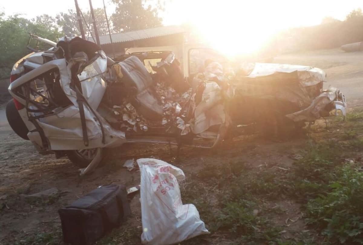 car collapsed with truck, two dead