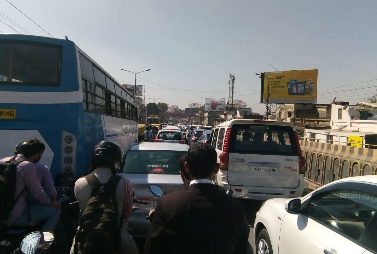 car collapsed with truck, two dead