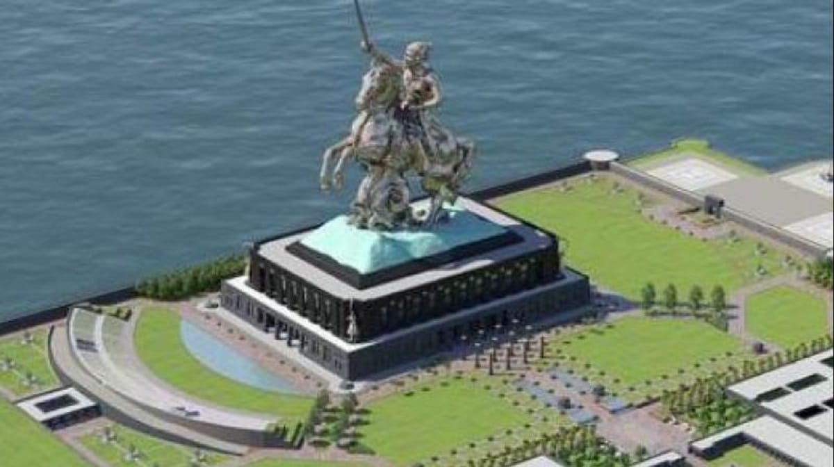 Shivaji Statue: Supreme Court issues notice to Forest Ministry and Maharashtra Government
