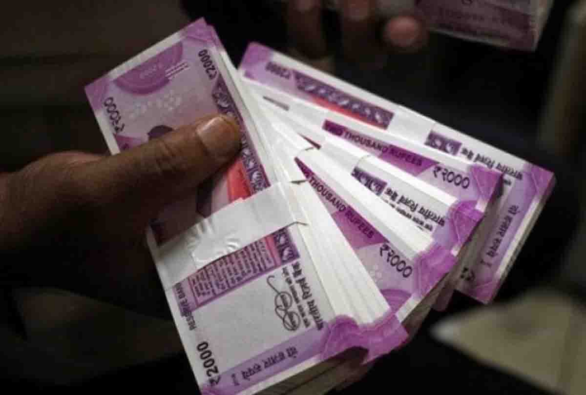 police arrested a man with 2 crore fake note