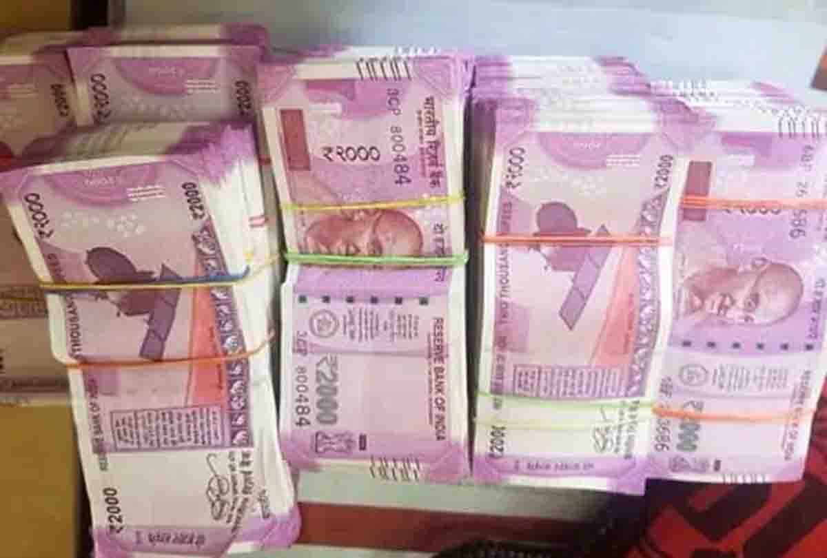 police arrested a man with 2 crore fake note