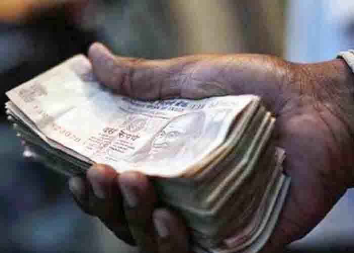 cbi arrests income tax officer taking bribe in up