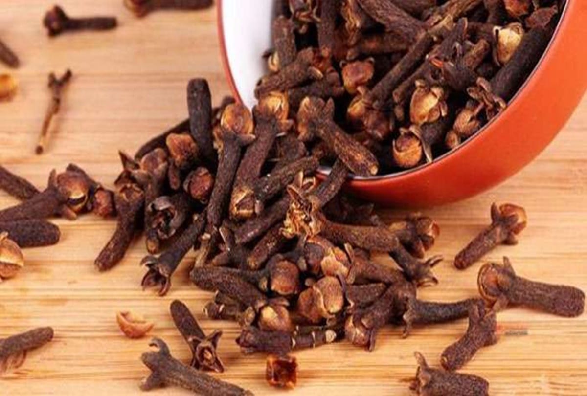 these five remedies of cloves are doing all the bad work
