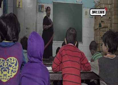 meet Lalita who teach children of sex workers at GB Road delhi 