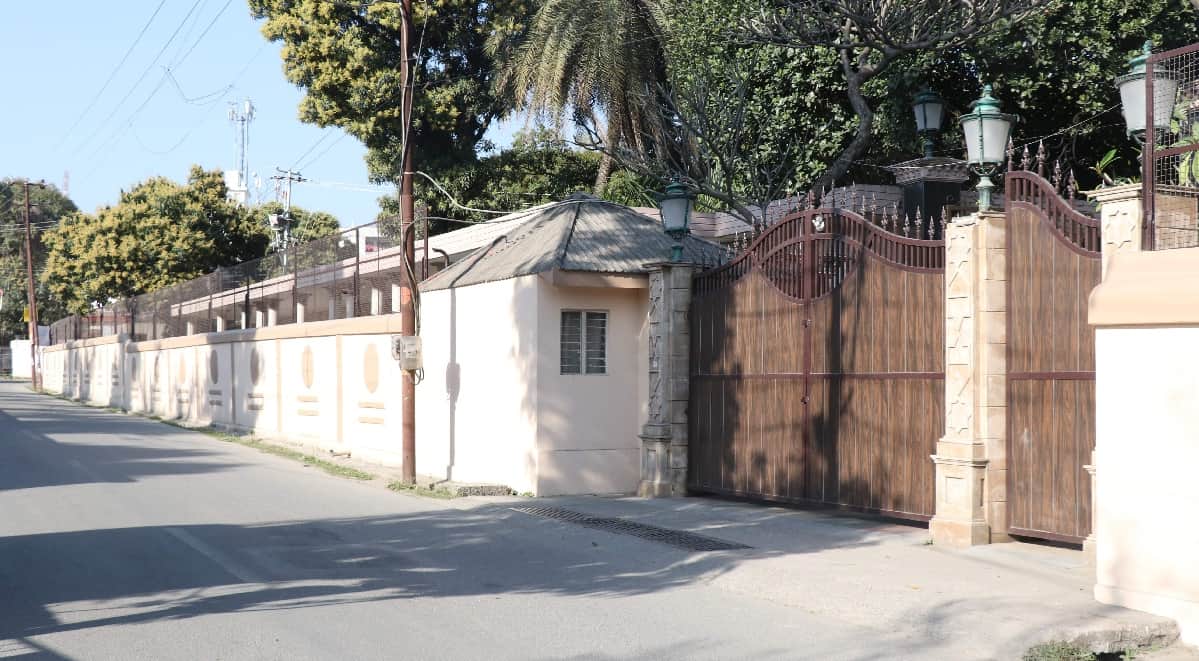 Shahi shadi in Auli: gupta brothers may arrested in south africa after sons wedding