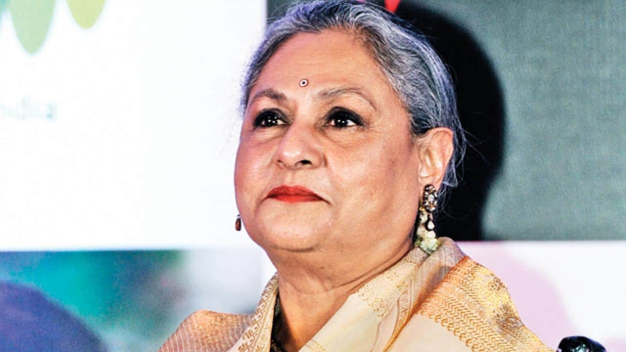 navya naveli nanda caught her nani jaya bachchan mistake