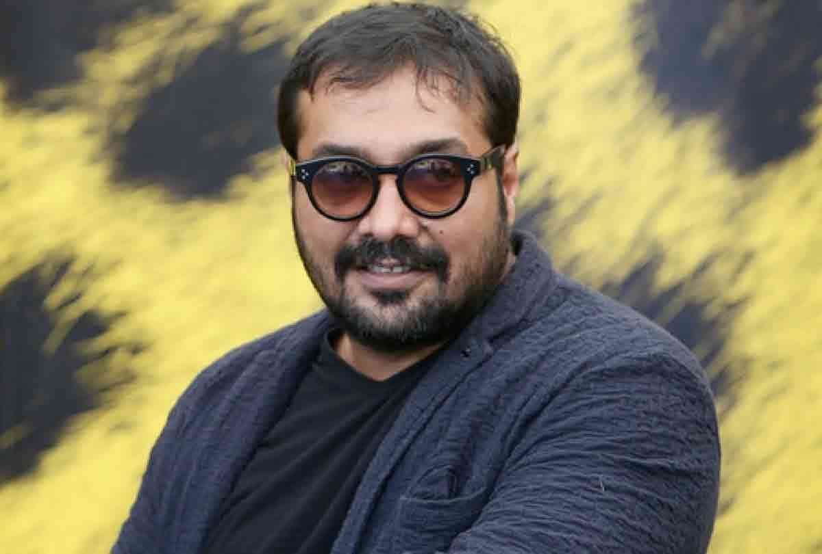 anurag kashyap sit on the lap of tapsee pannu people trolled him in social media