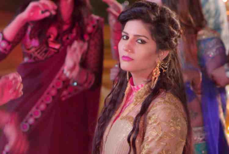 women's day, bigg boss 11 fame singer dancer sapna choudhary biography