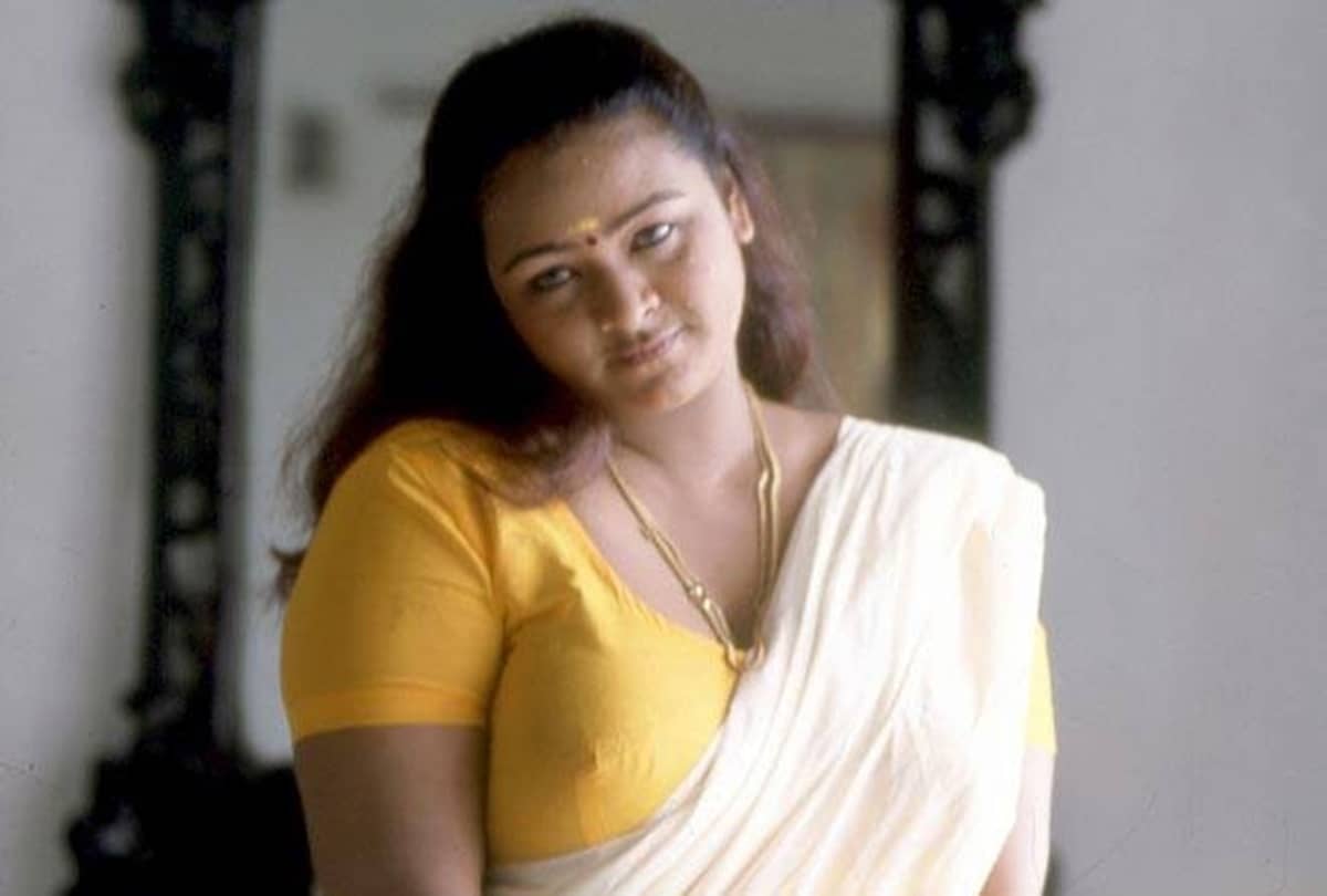Silk Smitha Slapped Shakeela On The Sets Of A Film - Entertainment News: Amar Ujala - सेक्स साइरन सिल्क स्मिता ने उभरती एक्ट्रेस शकीला को सेट पर जड़ा था तमाचा, अब बन