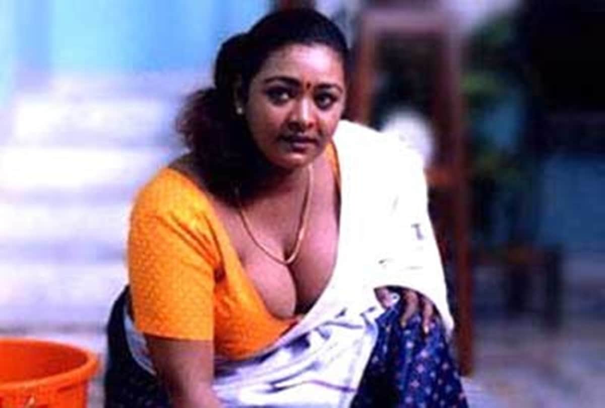 Silk Smitha SLAPPED Shakeela on the sets of a film